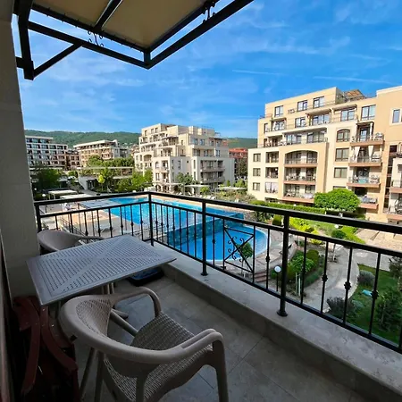 Sorrento Pool View Apartman *